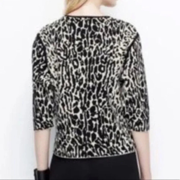 Ann Taylor Black and Cream Animal Print Structured Knit Top Size S - Picture 4 of 12